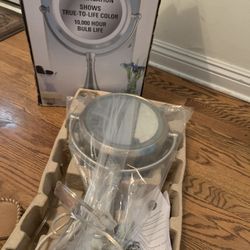 Natural daylight vanity mirror