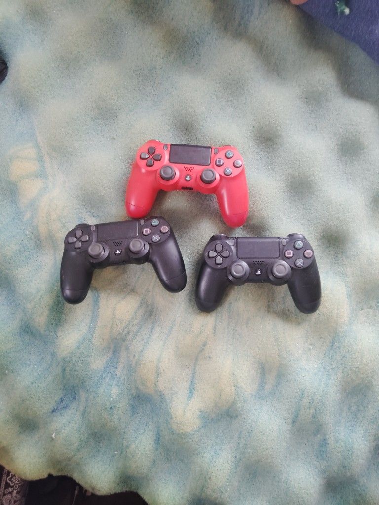 PS4 Controllers