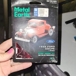 Metal Earth 1932 Ford Coupe Metal Punch Out Car 