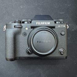 Fuji X-T3 w/Lenses in MINT Condition