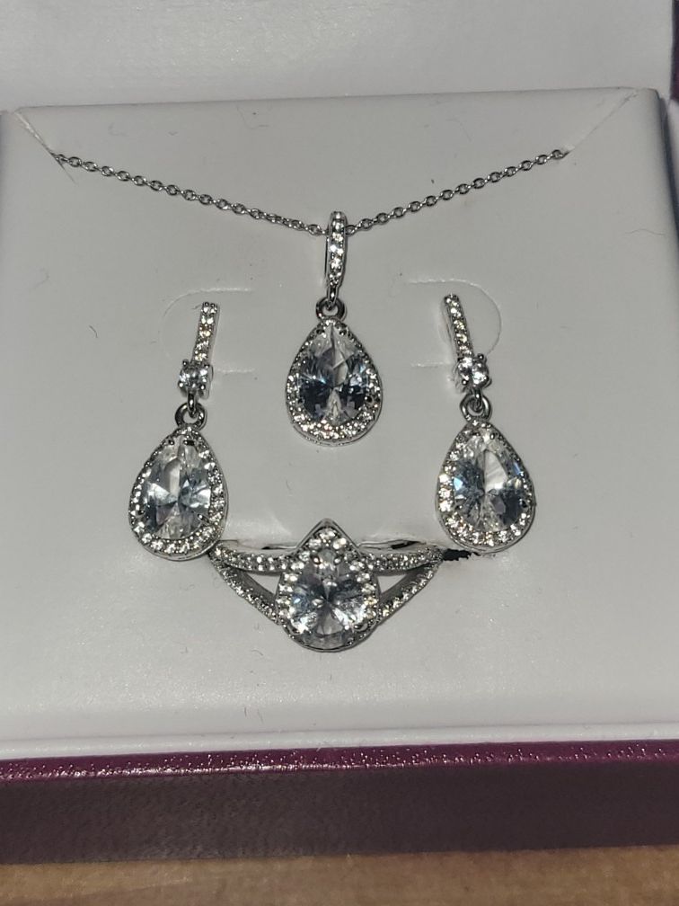 Stunning White Sapphire & Silver set