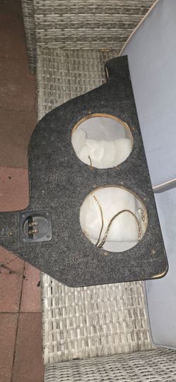 Speaker box