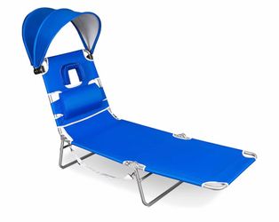Folding beach chair/lounge chair