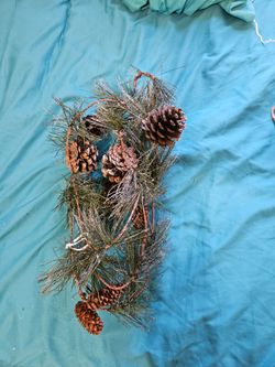 Pinecone glitter garland