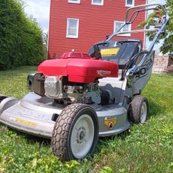 Honda 21" HR215 3-in-1 Self-Propelled RWD Lawn Mower w/ Roto-Stop