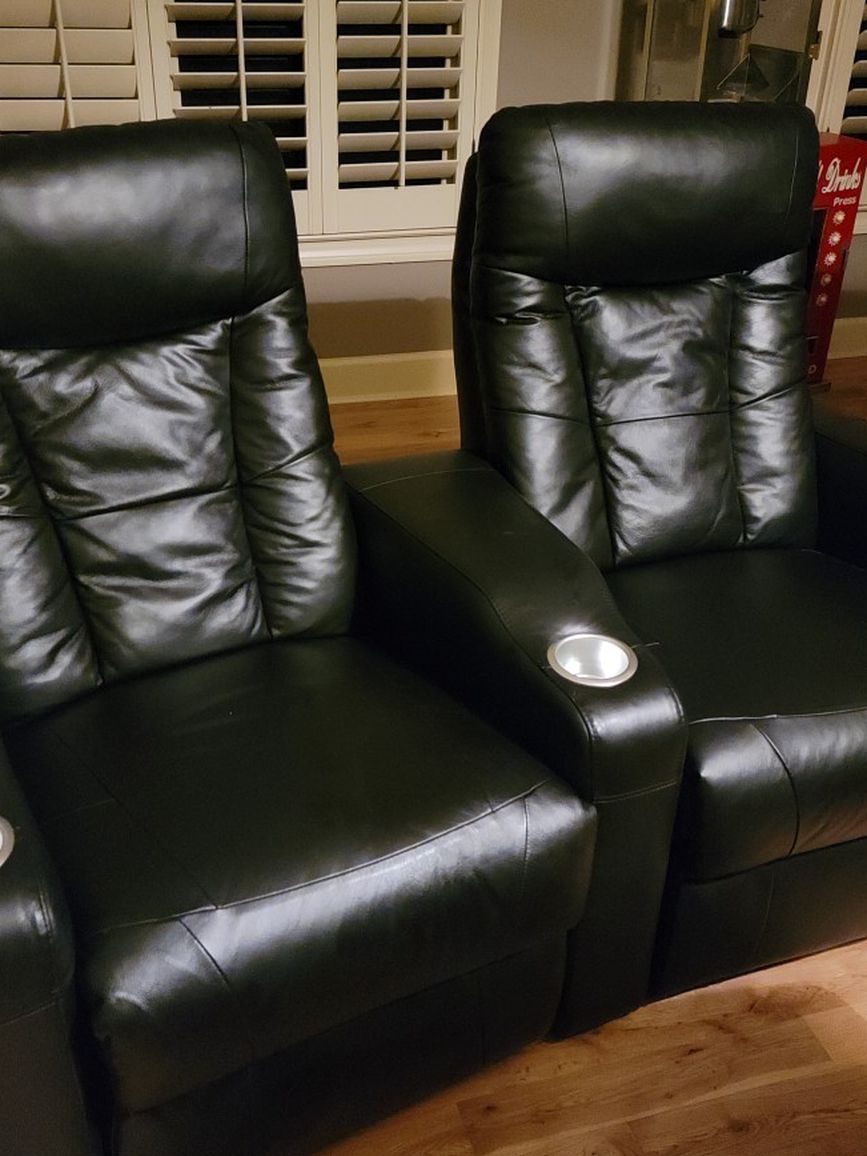 6 THEATER MANUAL RECLINER CHAIRS! GREAT CONDITION