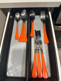 LIKE NEW - 20-Pieces Orange Silverware Set