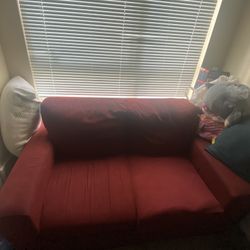 burdendy/red 2 seat couch