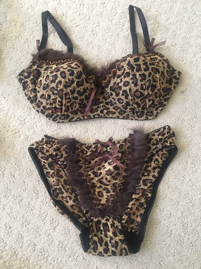 NEW leopard print bra+panty set, 32D