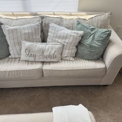 Living Room Set With Queen Size Mattress In The Couch 