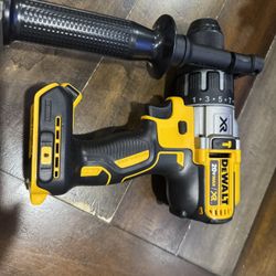 DEWALT XR 1/2-in 20-volt Max Variable Brushless Cordless Hammer Drill (Charger Not Included)