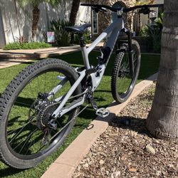2023 specialized Enduro