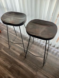 Gorgeous Wooden Barstools