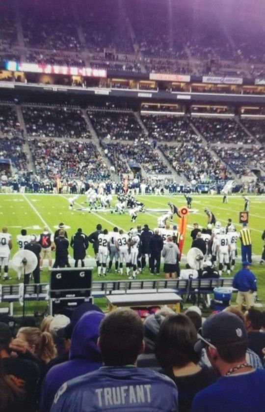 Seattle Seahawks VS Los Angeles Rams Amazing Charter Seats for Sale