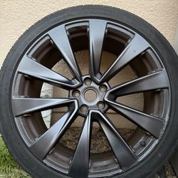 Tesla rear 22” model x wheel 285 35 22