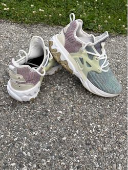 Men’s size 11.5 Nike react. Like new condition .