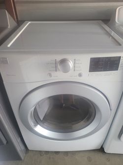 LIKE NEW ELECTRIC DRYER 