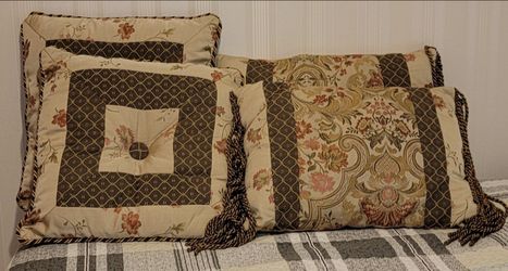 Set of 4 Decorative Throw Pillows Vintage Tapestry Style