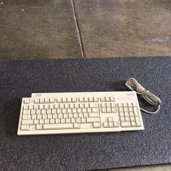 Vintage IBM PS/2 Keyboard Model KB-7353 White