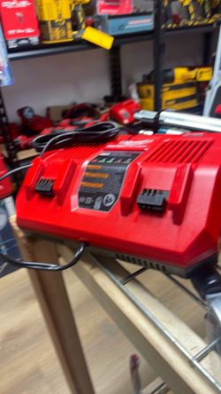 Milwaukee Dual Bay Rapid Battery Charger