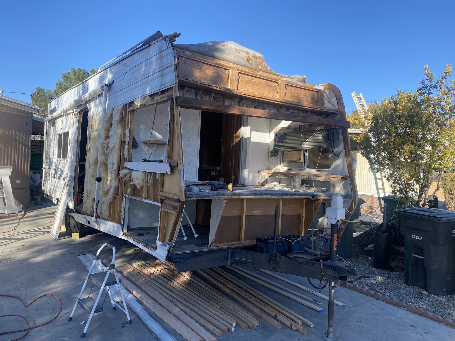 Travel Trailer And Motor Home