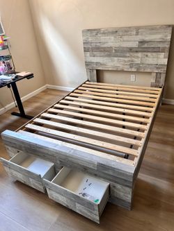 BED FRAME QUEEN SIZE