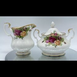 1962 Royal Albert Old Country Roses Creamer & Sugar Bowl Set Bone China England