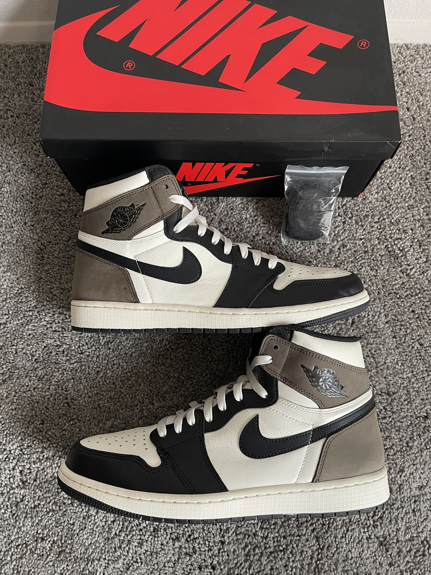 Nike Air Jordan 1 Dark Mocha Size 12