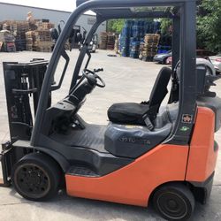 Toyota Forklift 2011 8 Series