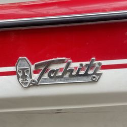Tahiti Boat