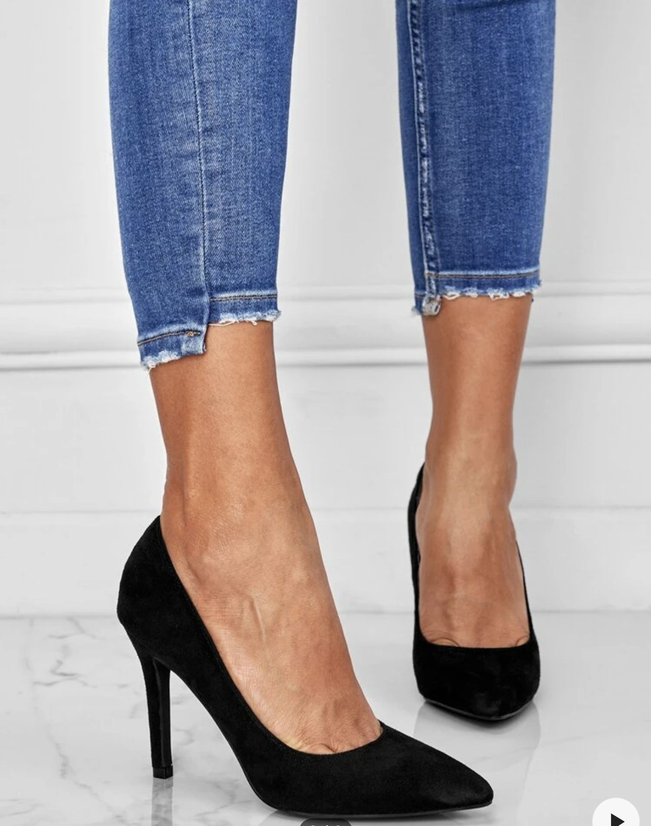 Black Closed Point Toe Stiletto 