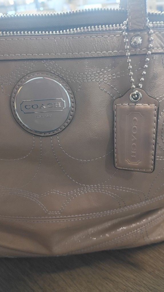 Bolsa COACH $30