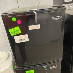 Magic Chef HMAR170BE 1.7 cu. ft. Mini Refrigerator