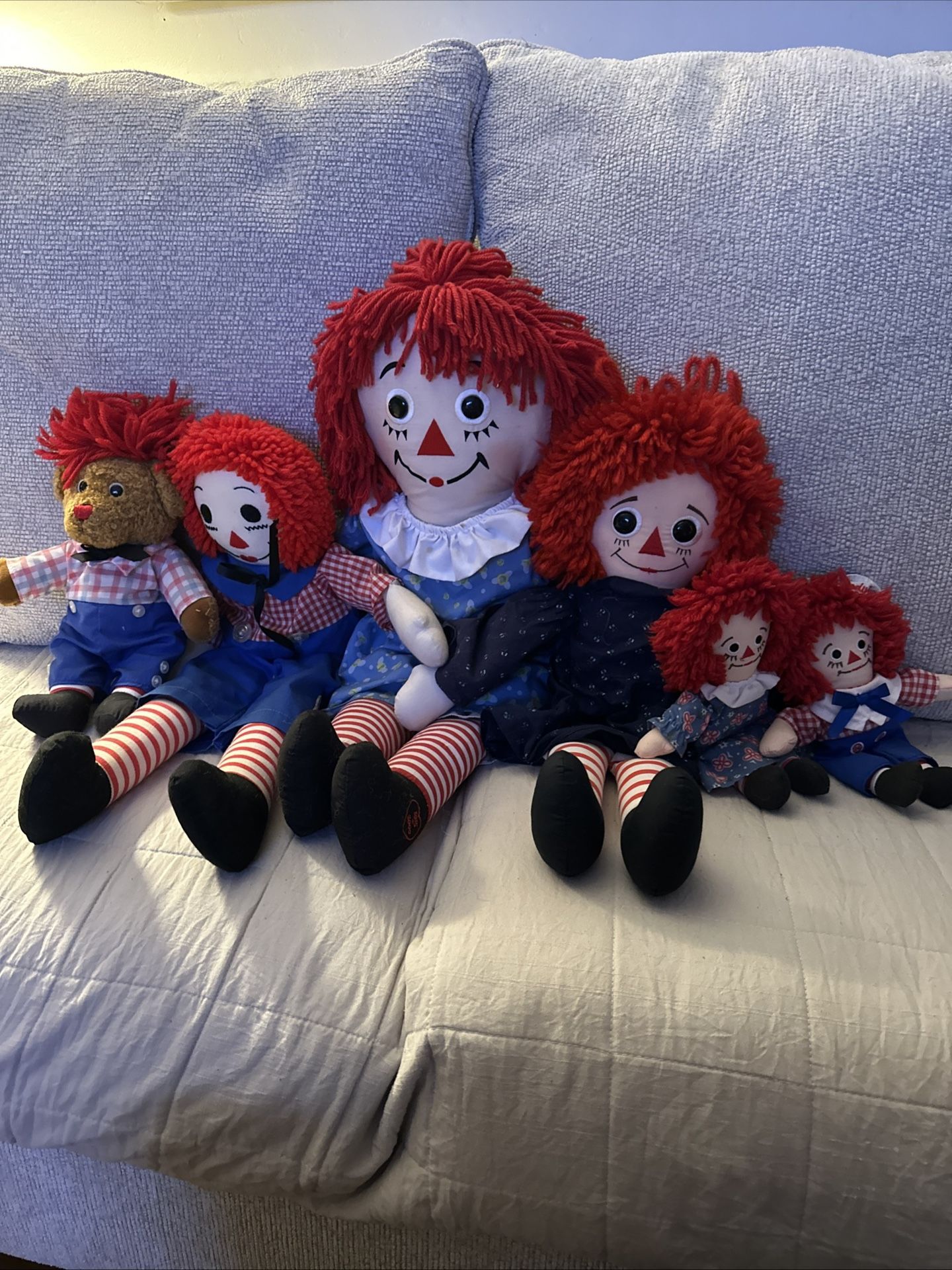 Raggedy Ann and Andy dolls