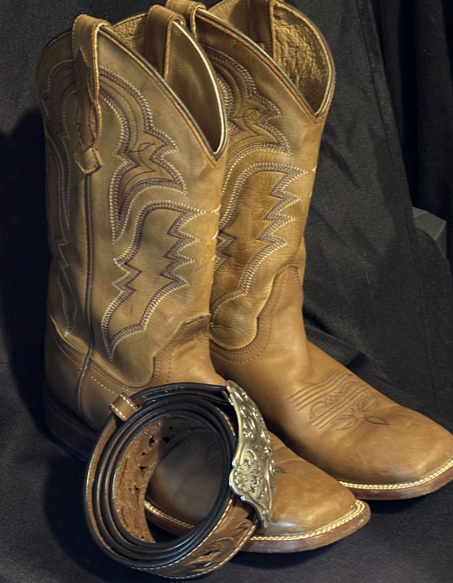 Leather Shyanne Boots & Belt Size 8-B