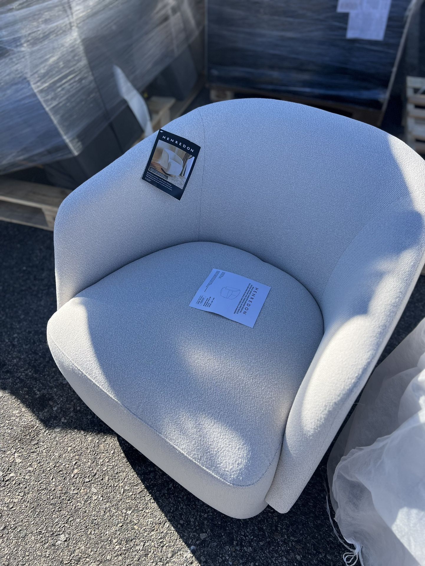 Henredon Murphy Swivel Boucle Chair