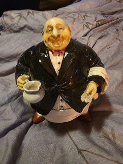 Short round happy chef