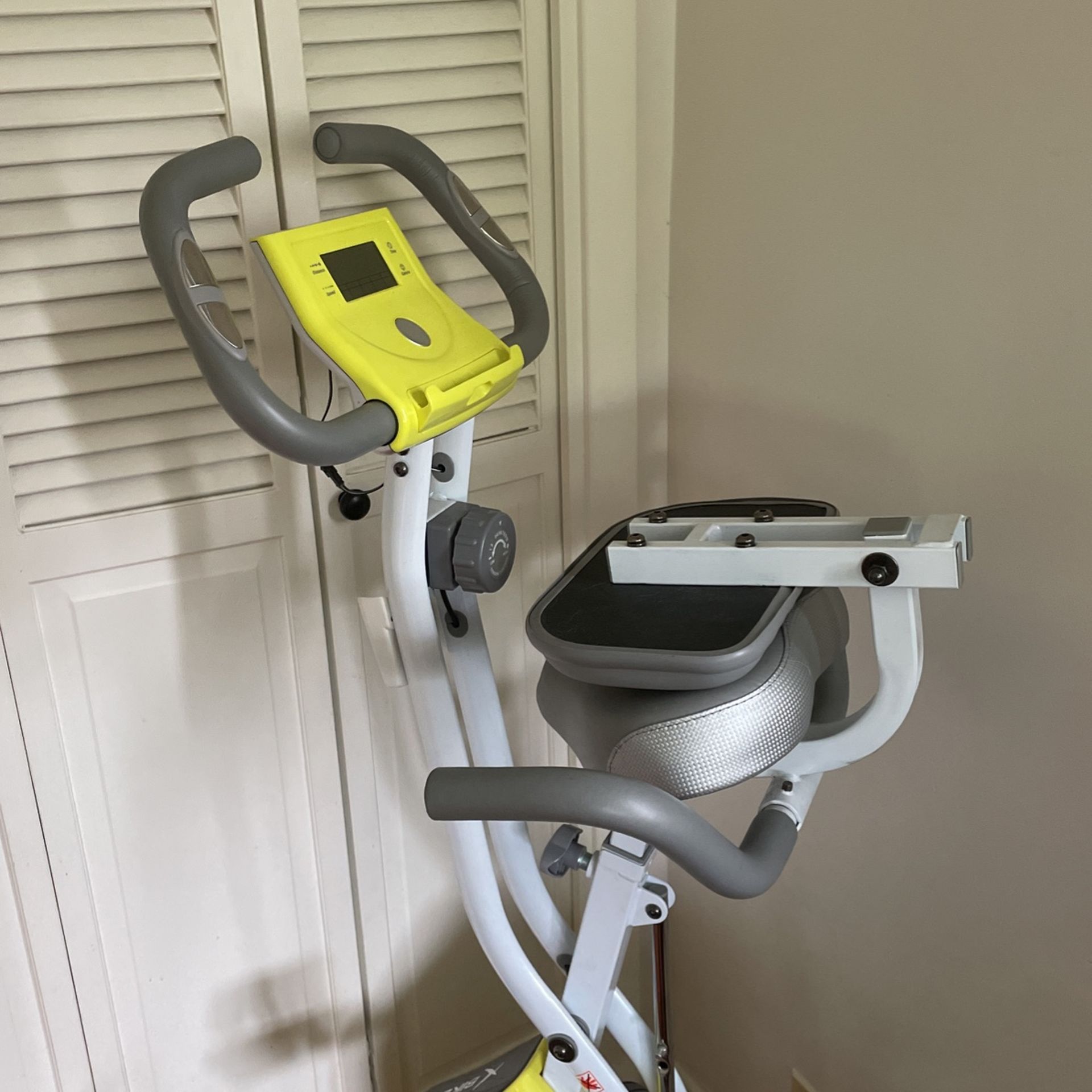 LEIKE Exercise Bike