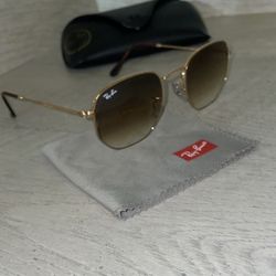 ‘Ray Bans’ Sunglasses 