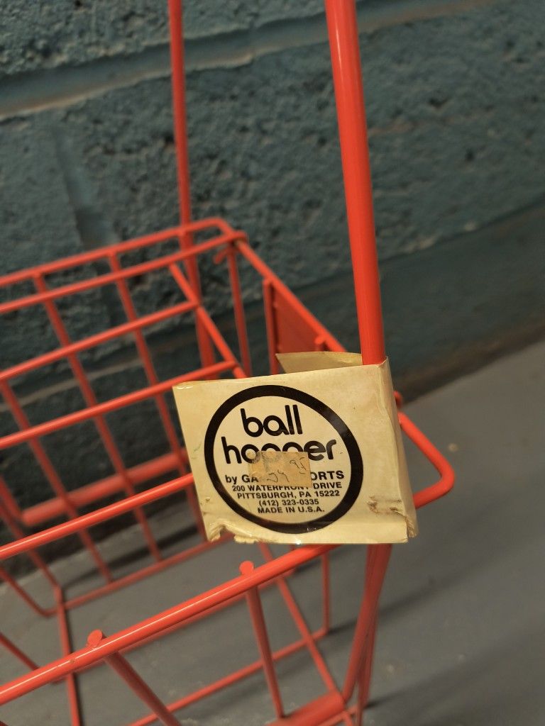 BALL HOPPER