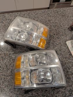 2007-2013 Chevrolet Silverado headlight assembly