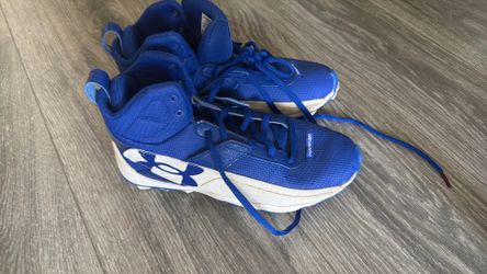 Youth baseball cleats