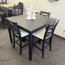 Dining Table With 4 Stools 