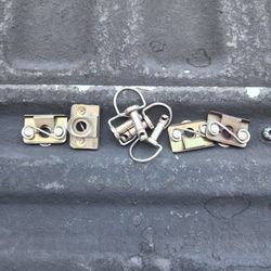 Harley Saddlebag Securing Hardware