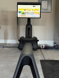 Like-New Peloton Row, Used 6 Times - New York
