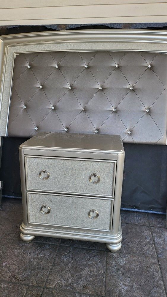 Queen Bed Set And Night Stand