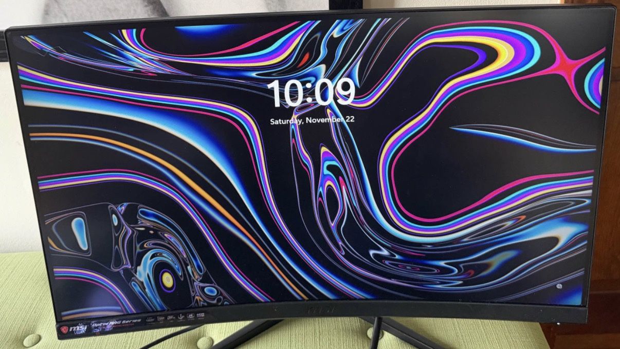 MSI Optix MAG272C – 27” Curved 165Hz Gaming Monitor