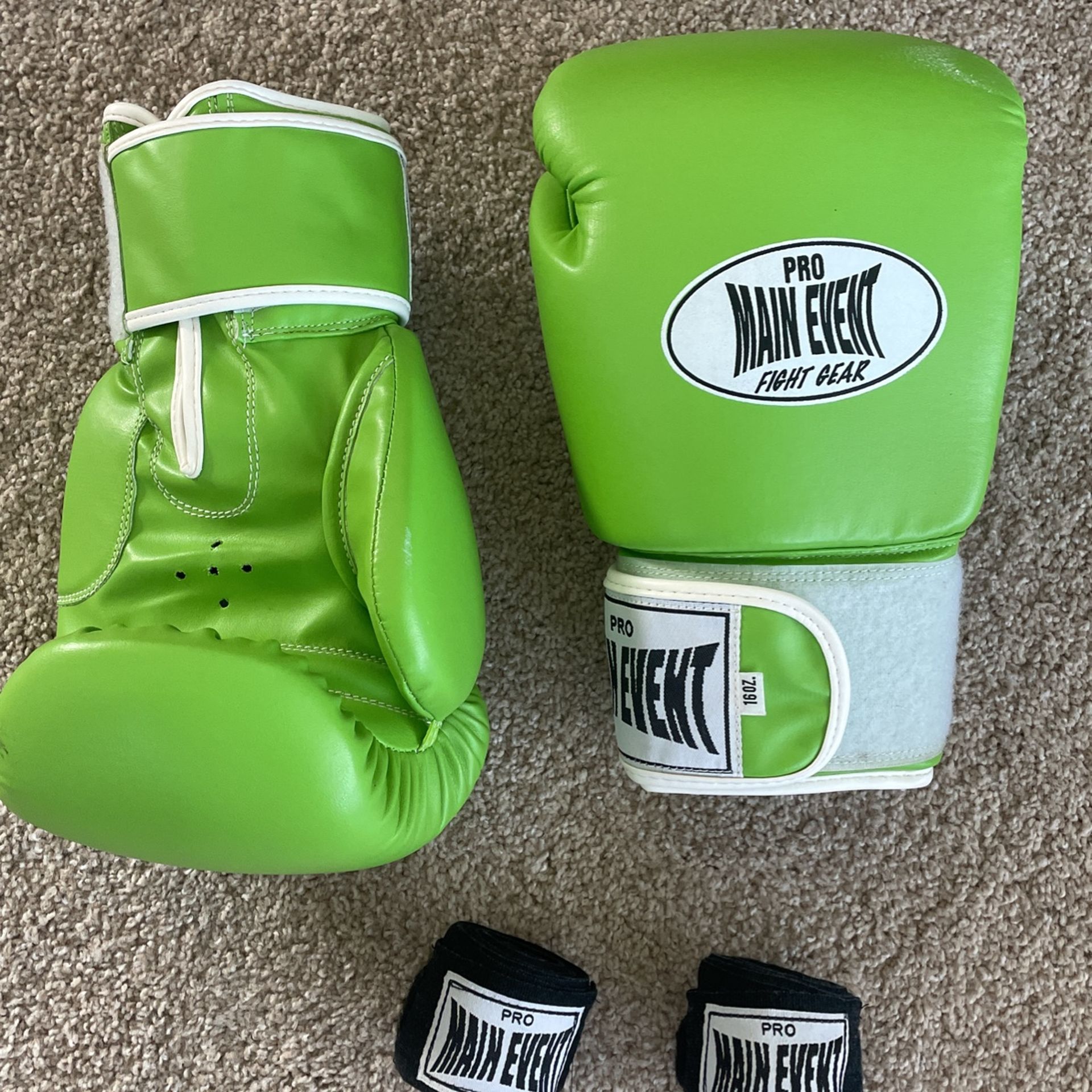 Boxing/ UFC Gloves