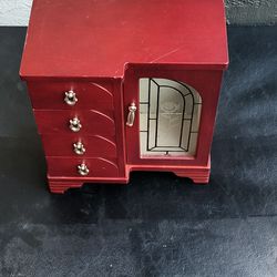 Old Fashioned Jewelry Box 