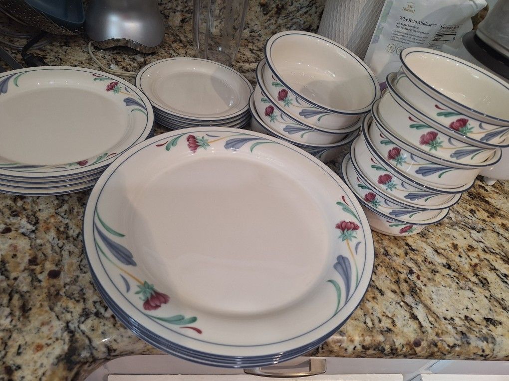 Lenox Dish Set
